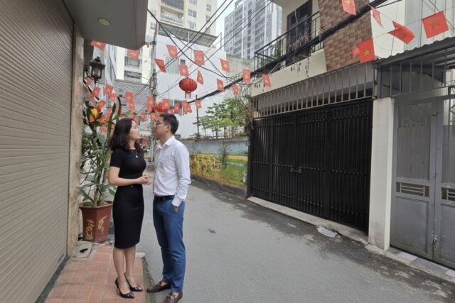 Bán nhà ngõ 370 Nguyễn Văn Cừ 57 m² MT 3.4 m ô tô 7 chỗ vào nhà