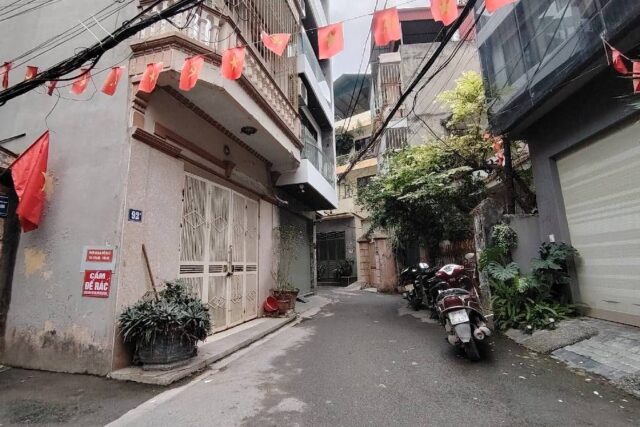 Bán nhà chính chủ căn góc Quận Long Biên Ngõ 67 Phố Nguyễn Văn Cừ 49 m² MT 4.5m giá 15.5 tỷ